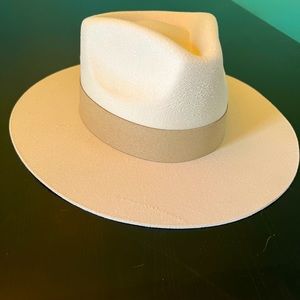 Curate ur hat. One size. New